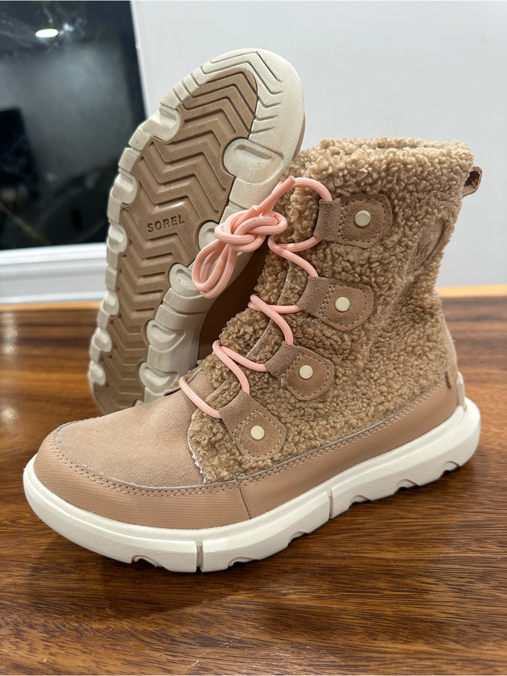 Sorel Explorer II Joan Cozy Boots Nova Sand/Sea Salt 1959361262 Women’s Sz 6.5